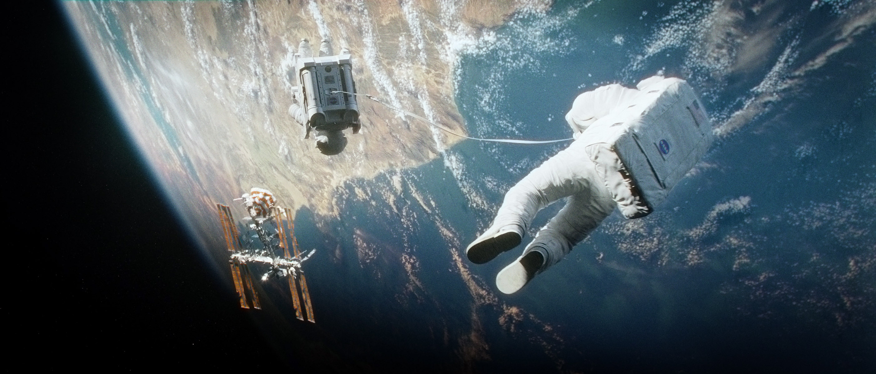 Притяжение в космосе. Gravity 2013.